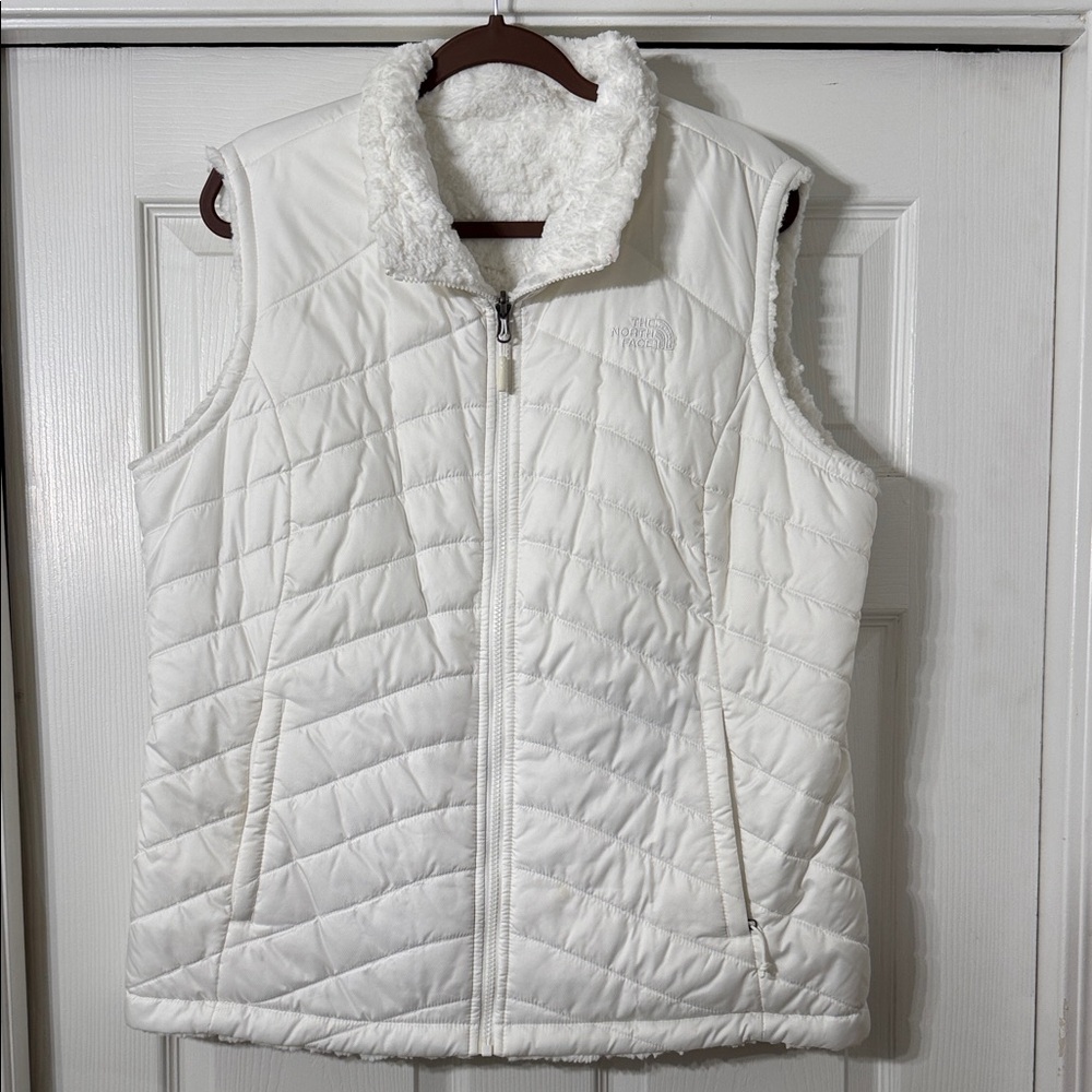 The North Face Women's White Quilted Reversible Vest with Fleece - Size XL